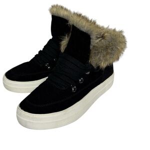 SODA Lace Up Faux Fur Womens Black Sneakers Size 7.5